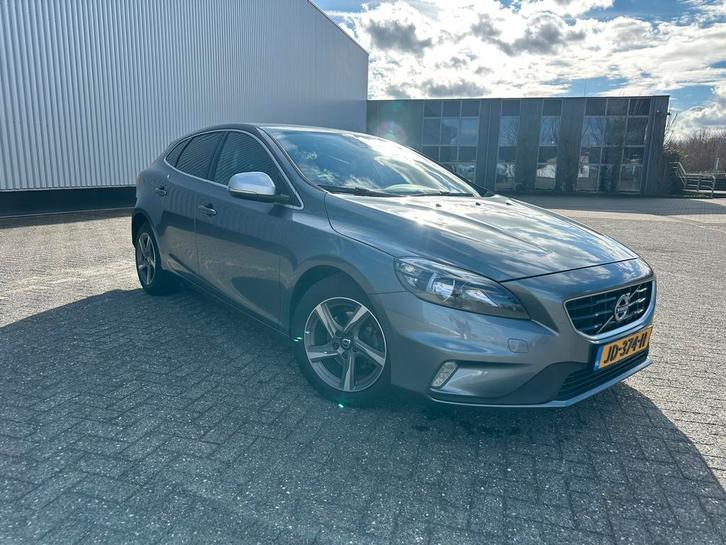 Volvo V40 2.0 D2 120PK 2015 Grijs, Auto's, Volvo, Particulier, V40, Diesel, A, Hatchback, Handgeschakeld, Geïmporteerd, Zilver of Grijs