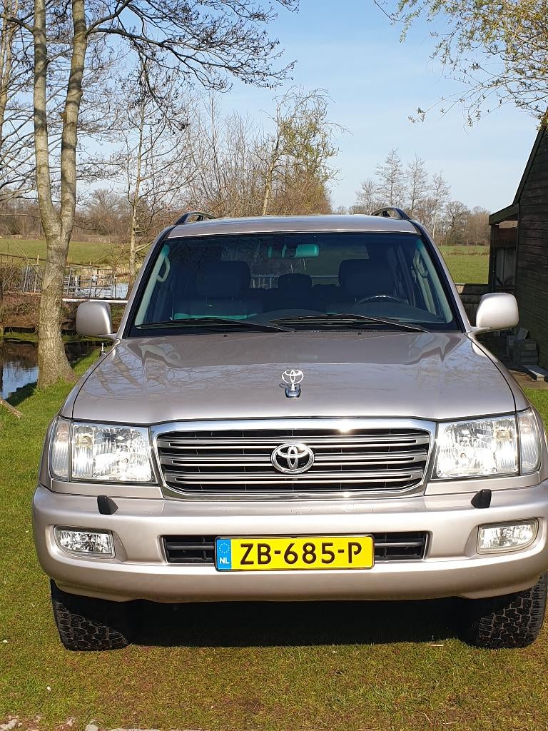 Toyota Landcruiser 4.7 I AUT 2003 Grijs V8 benzine, Auto's, Automaat, 238 pk, Stoelverwarming, 2245 kg