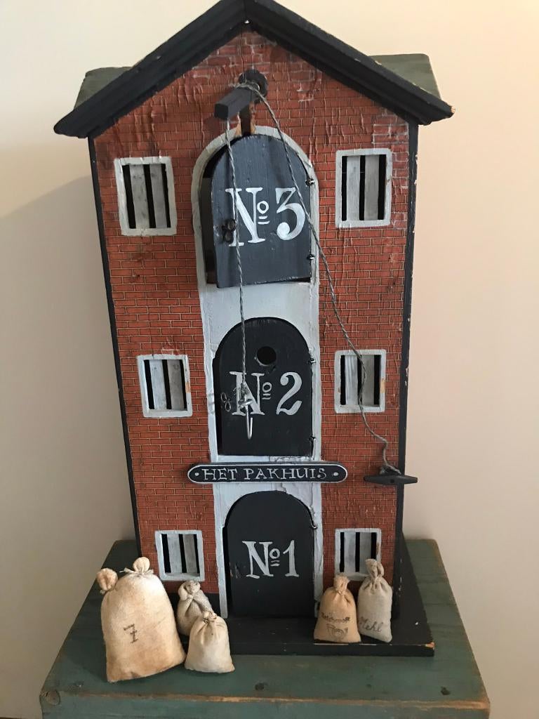 Pakhuis. Antiek speelgoed. Volkskunst., Ophalen of Verzenden