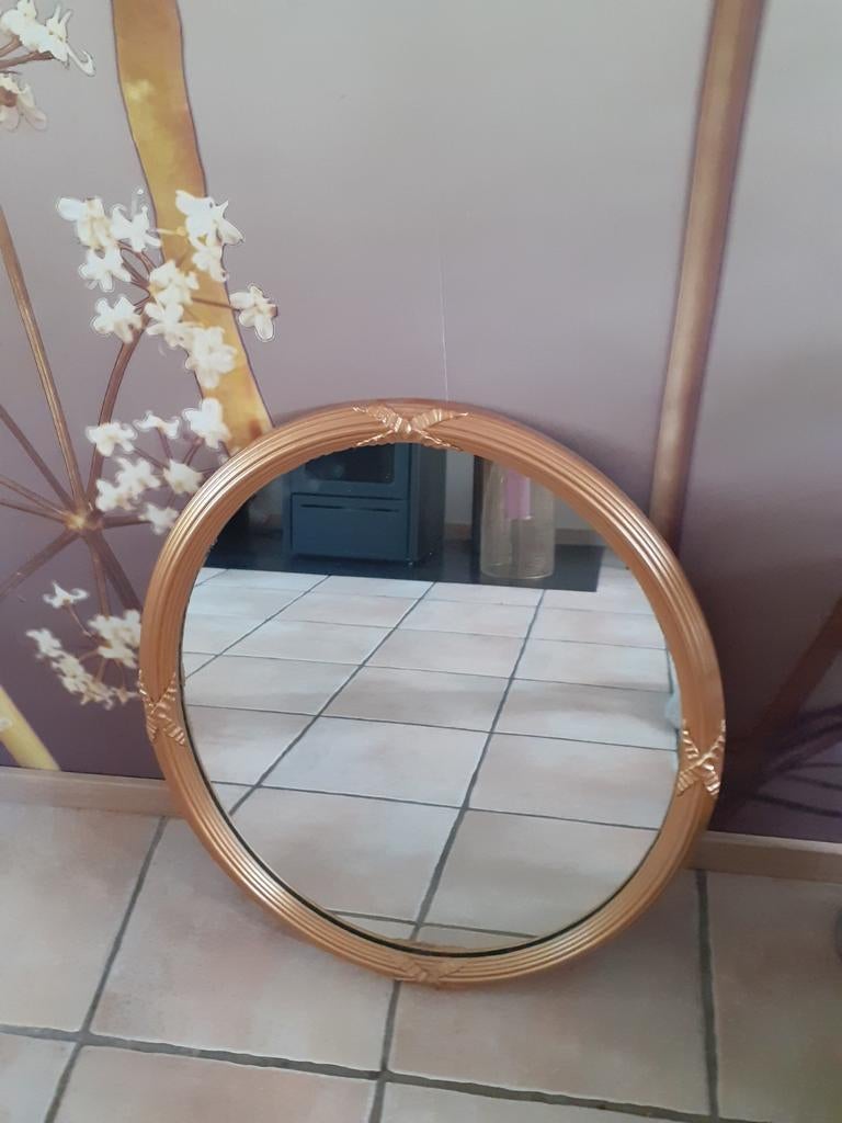 Ovale spiegel met goudkleurige rand., Ophalen, Ovaal, Minder dan 100 cm