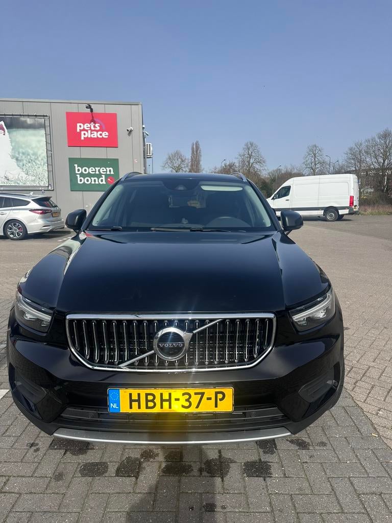 Volvo XC40 T5 Plug-in Hybrid 2022 (Moet Nu Weg), Auto's, 1800 kg, 1712 kg, Zwart, Plug-in hybride