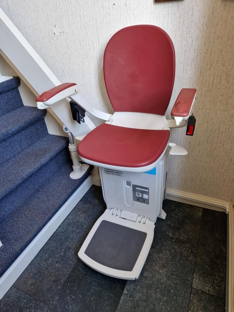 Traplift rechterzijde met uitloop, Diversen, Ophalen, Zo goed als nieuw