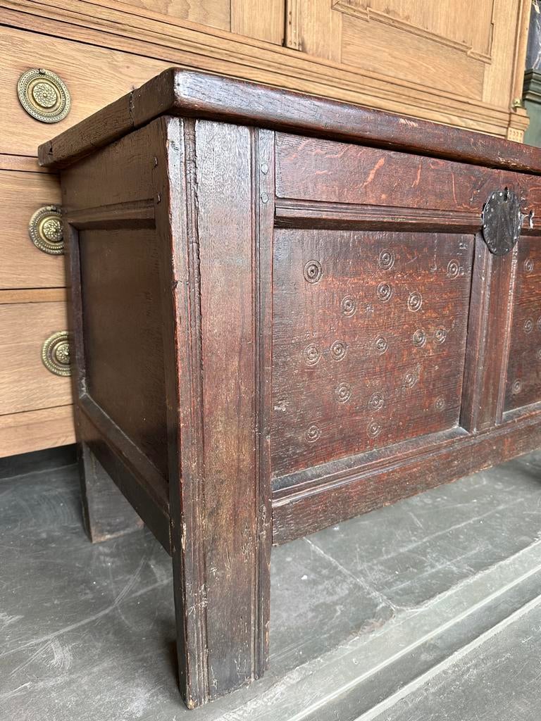 “ HENDRICKX “ Antieke Eiken Kist 17e eeuw., Antiek en Kunst, Ophalen of Verzenden