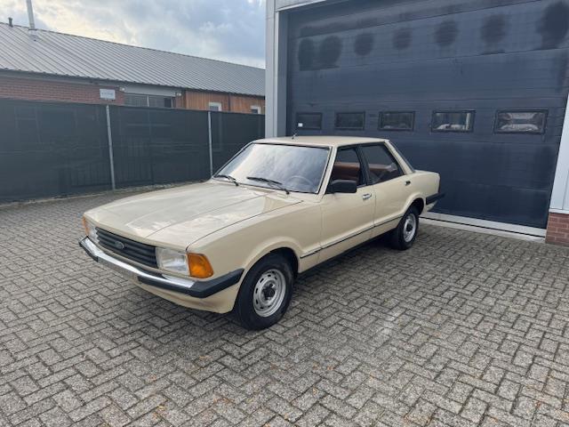 Ford Taunus 1600 1979, Auto's, Oldtimers, Bedrijf, Te koop, Ford, Benzine, Sedan, Handgeschakeld, Geïmporteerd, Beige, Bruin, Stof