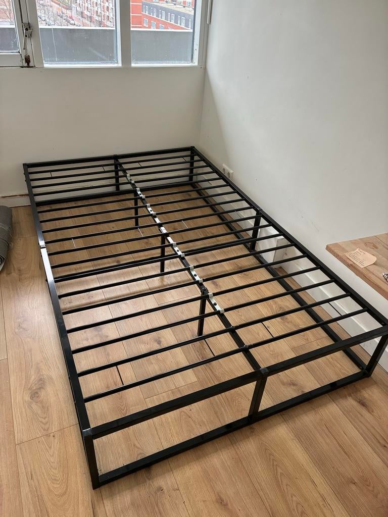 Zwart metalen bedframe, Huis en Inrichting, Slaapkamer | Bedden, Gebruikt, Zwart, Tweepersoons, Ophalen of Verzenden