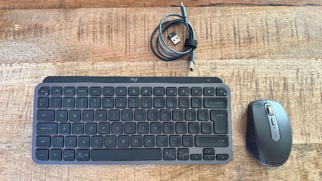 LOGITECH MX KEYS MINI BUSINESS + MX ANYWHERE 3 BUSINESS, Computers en Software, Toetsenborden, Ophalen of Verzenden, Qwerty, Zo goed als nieuw