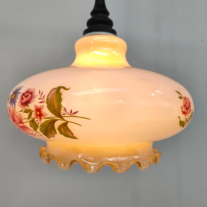 Vintage Opaline mid century hanglamp, jaren ’70 lamp. 711, Huis en Inrichting, Lampen | Hanglampen, Zo goed als nieuw, Minder dan 50 cm