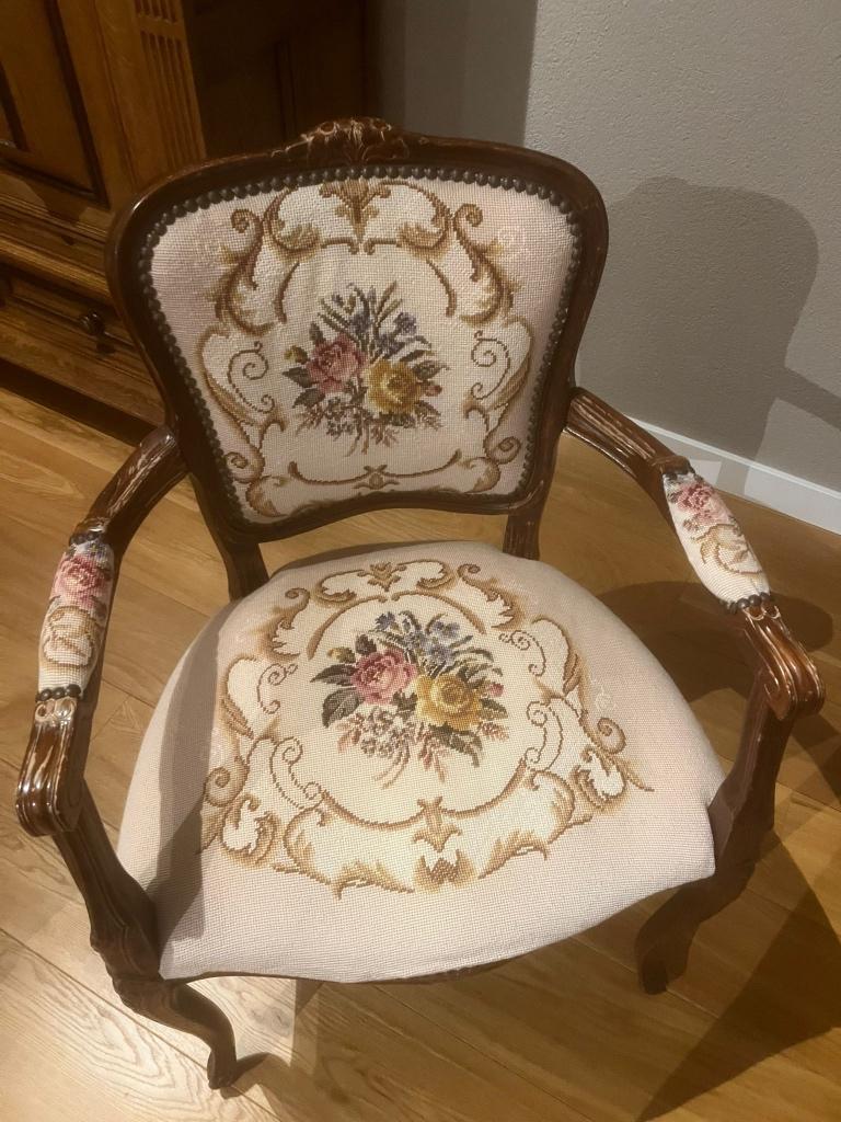 Franse Louise XV fauteuil, Ophalen, Franse elegante en klassieke stijl, 75 tot 100 cm, Zo goed als nieuw