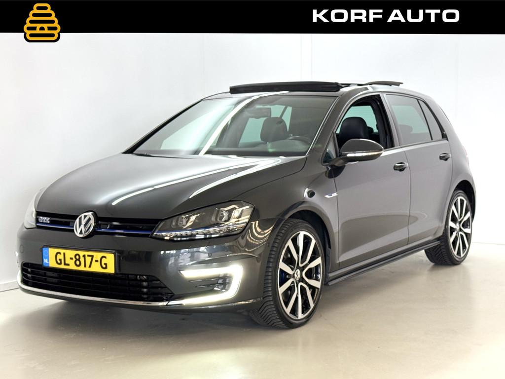 Volkswagen Golf 1.4 TSI GTE / Leder / Pano / Keyless / Trekh, Gebruikt, 4 cilinders, 1499 kg, 48 km