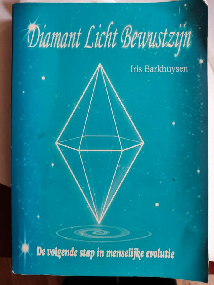 Iris Barkhuysen - Diamant Licht Bewustzijn, Boeken, Esoterie en Spiritualiteit, Zo goed als nieuw, Achtergrond en Informatie, Spiritualiteit algemeen