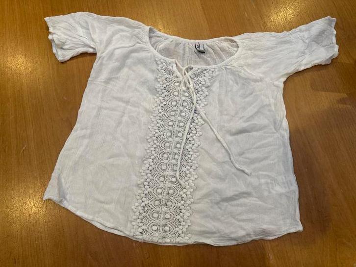 Witte blouse met kanten details en korte mouwen, Ophalen, Zo goed als nieuw
