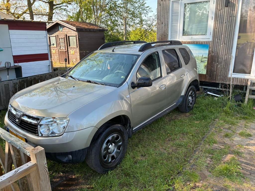 Dacia Duster 1.6 met nieuwe apk, Auto's, Dacia, Stof, Zwart, 4 cilinders, Duster