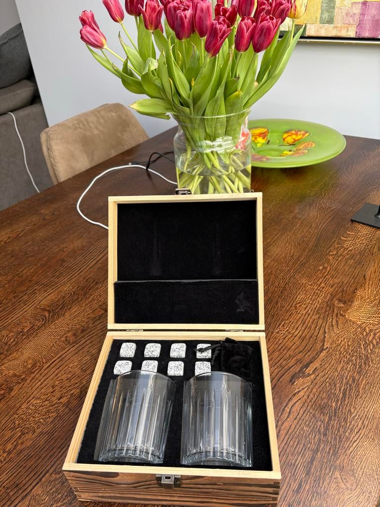 Whiskyglazen set met 8 koelstenen in luxe houten kist, Ophalen, Nieuw