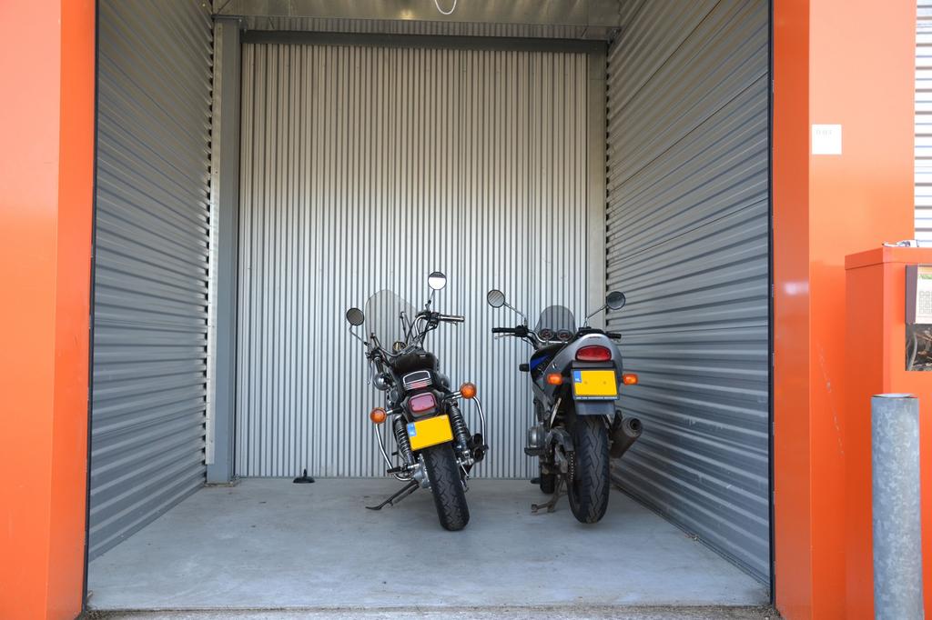 Garagebox delen voor motor (Den Haag), Motoren, Ophalen of Verzenden