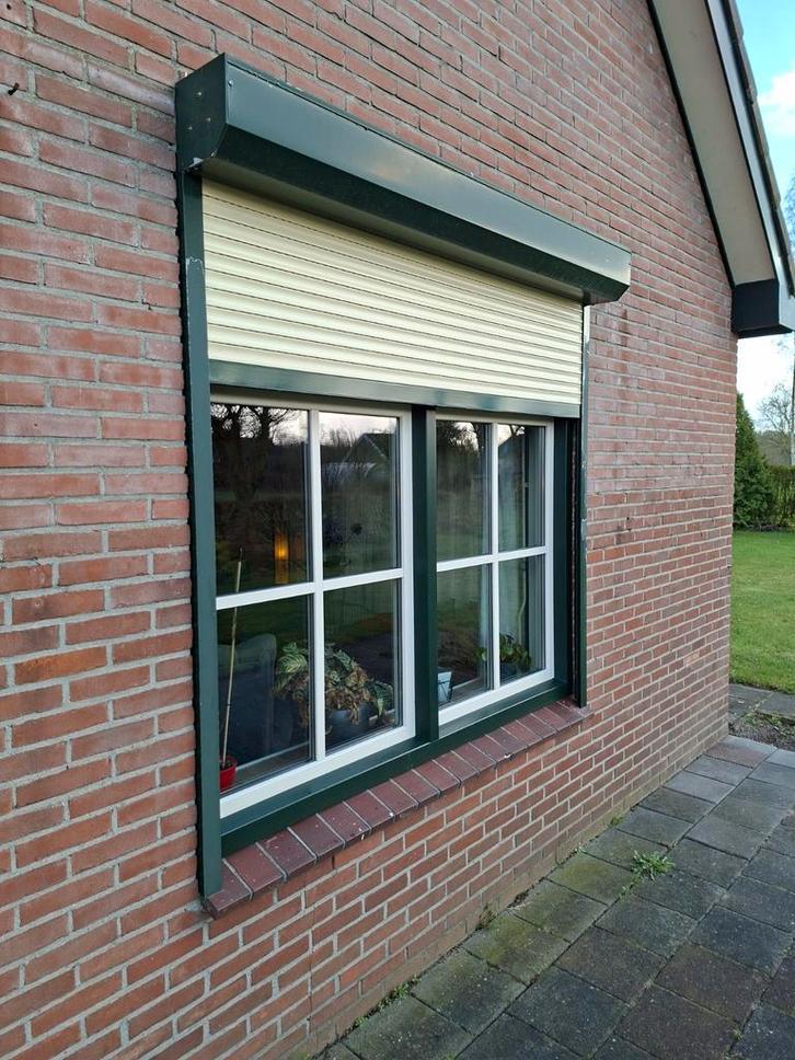 Rolluiken - 14 stuks in verschillende maten, Doe-het-zelf en Verbouw, Rolluiken, Gebruikt, Overige kleuren, Ophalen