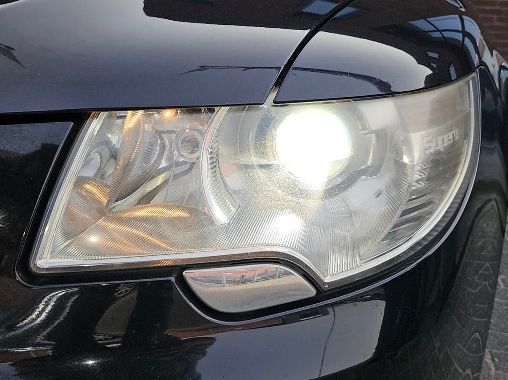 Skoda Superb Combi 3.6 FSI Elegance 4x4 / Automaat / Leder /, Auto's, Skoda, Automaat, Stoelverwarming, Zwart, Zwart