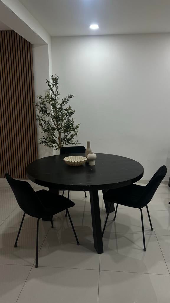 Ronde zwarte tafel met 5 stoelen, Huis en Inrichting, Tafels | Eettafels, Ophalen, Gebruikt, 100 tot 150 cm, Rond