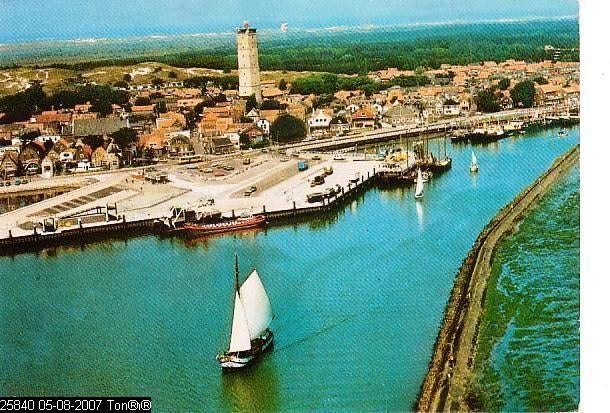 Ansichtkaart	West-Terschelling	luchtfoto	Haven en vuurtoren, Verzenden, 1980 tot heden, Gelopen, Waddeneilanden