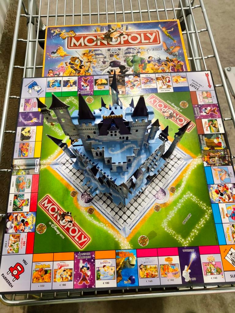 Monopoly Disney Kasteel in het midden, Ophalen of Verzenden, Zo goed als nieuw
