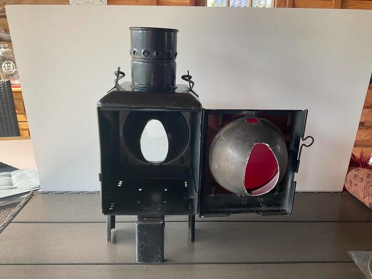 OUDE DEUTSCHE SPOORLAMP VAN DE ( DB 82 )., Verzamelen, Spoorwegen en Tramwegen, Gebruikt, Trein, Overige typen, Ophalen of Verzenden