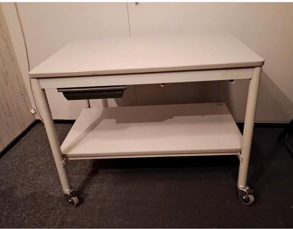 Robuuste tafel 90x60cm stalen frame incl zwenkwielen, Ophalen, Gebruikt, 50 tot 100 cm, 50 tot 100 cm