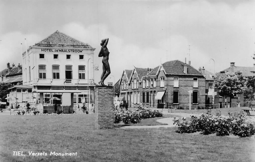 Tiel - Verzetsmonument (uitgave 1960), Ophalen of Verzenden, 1940 tot 1960, Ongelopen, Gelderland
