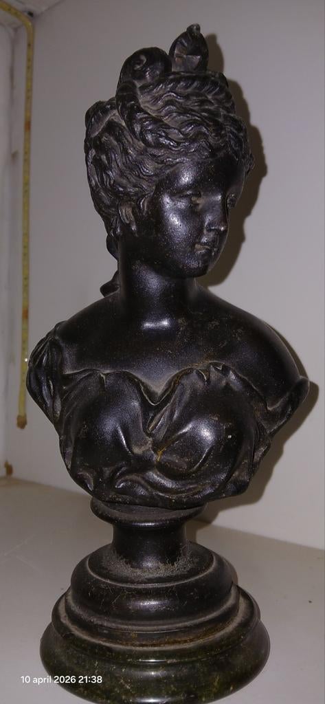 borstbeeld  van vrouwelijke schoonheid, Antiek en Kunst, Kunst | Beelden en Houtsnijwerken, Ophalen of Verzenden