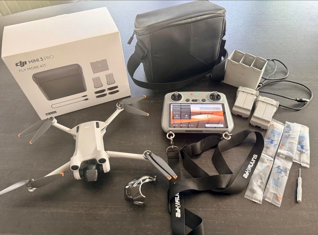 DJI Mini 3 Pro Fly More Combo - Zo goed als nieuw, Audio, Tv en Foto, Drones, 30 tot 45 minuten, Cameradrone, Extra accu('s), 5 tot 10 kilometer