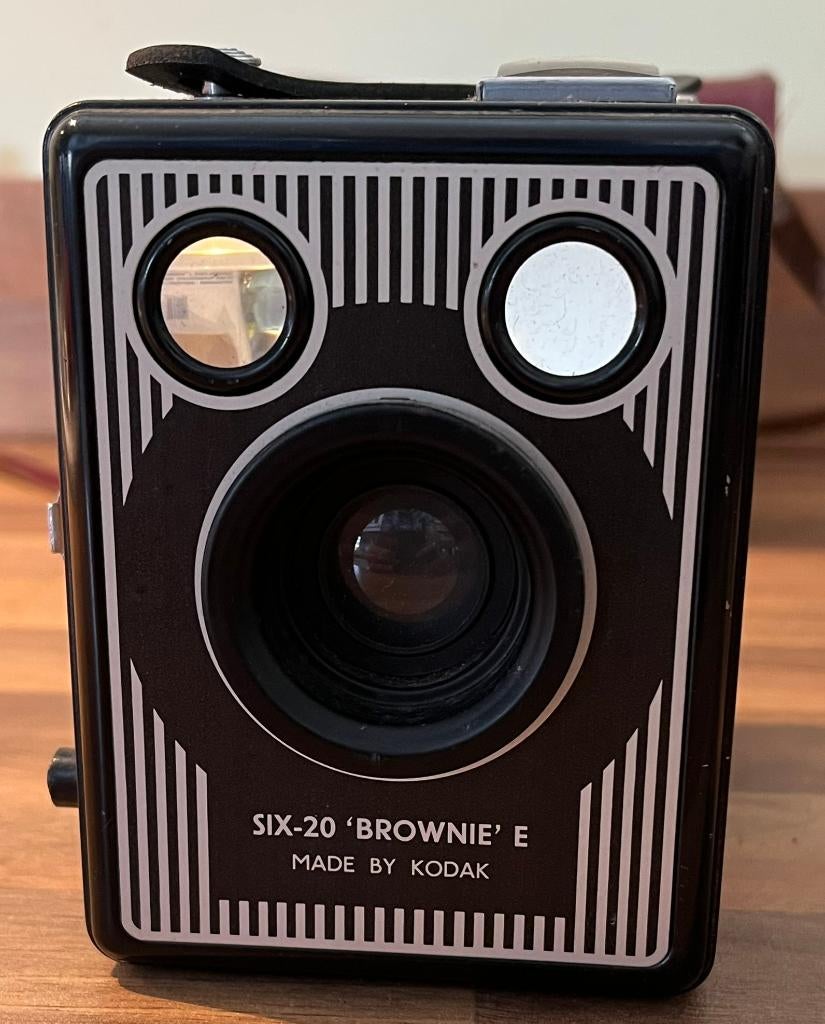 Kodak boxcamera SIX-20 'BROWNIE' E, Audio, Tv en Foto, Fotocamera's Analoog, Ophalen of Verzenden, Gebruikt, Compact, Kodak