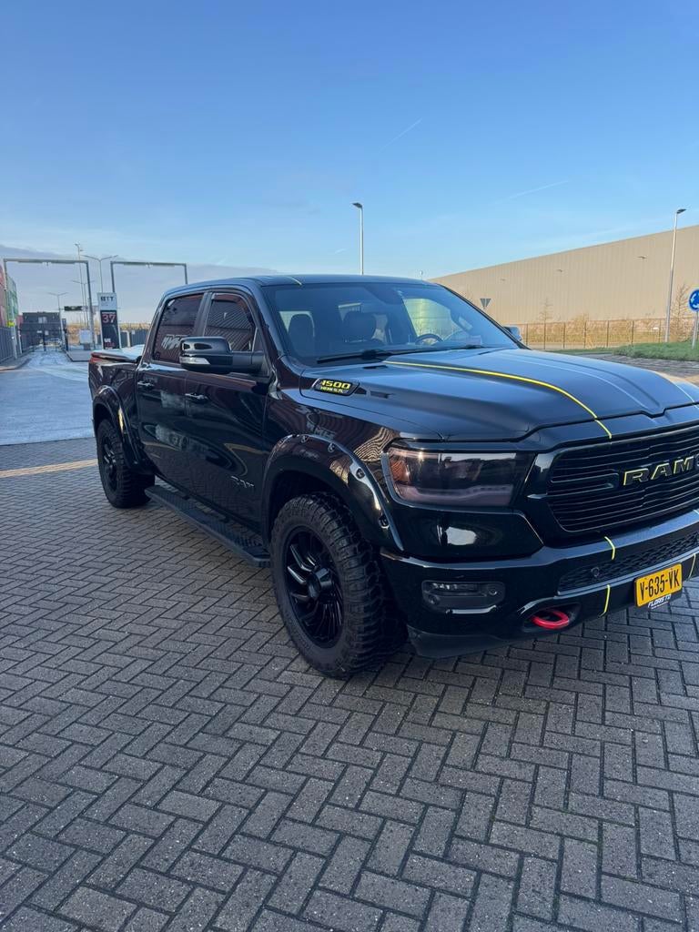 DIKKE DODGE RAM  bighorn 5.7 L hemi v8., Auto's, Automaat, USB, Zwart, Leder
