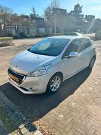 Peugeot 208 1.2 VTI 60KW/82PK 5-D 2015 Wit Parelmoer, Auto's, Voorwielaandrijving, Stof, 1199 cc, Wit