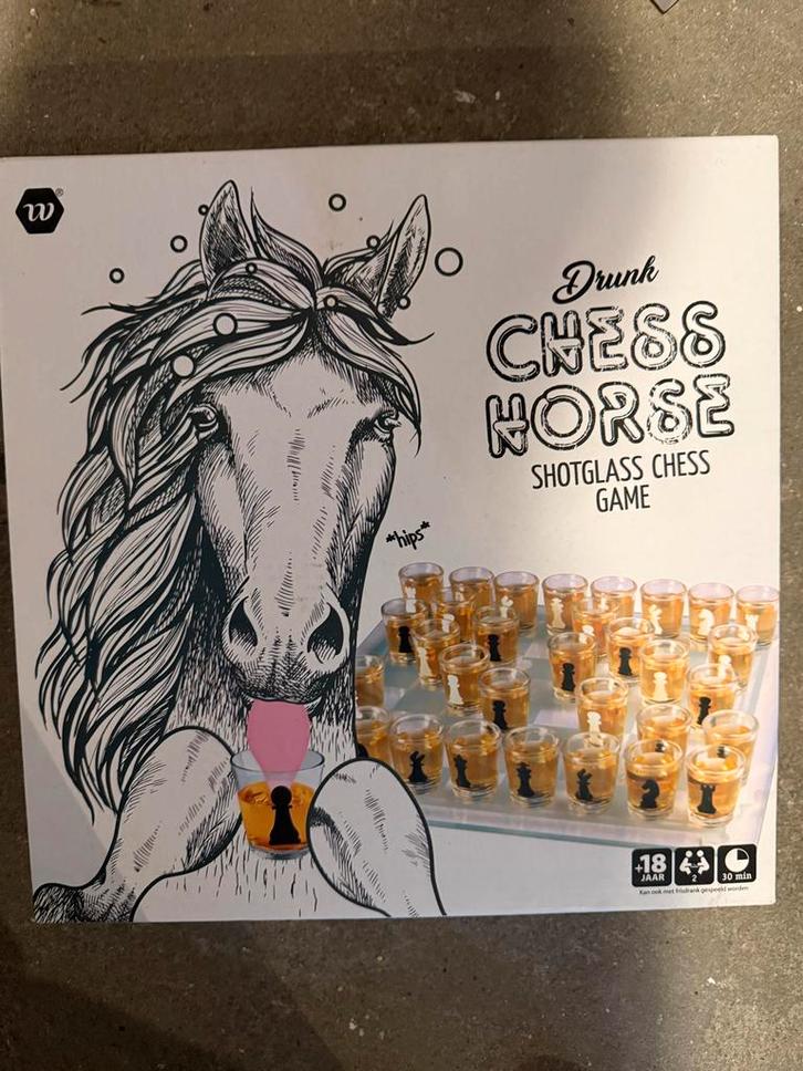 Drunk Chess Horse Shotglass Chess Game, Hobby en Vrije tijd, Gezelschapsspellen | Bordspellen, Nieuw, Een of twee spelers, Ophalen of Verzenden