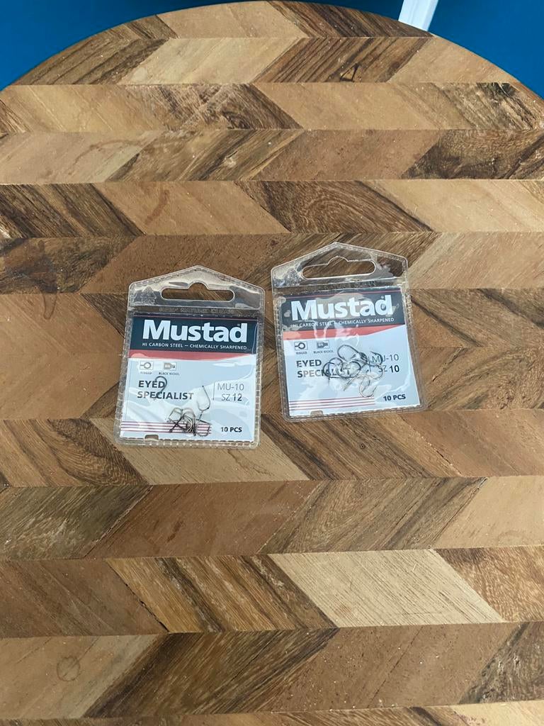 Mustad Witvis haakjes Maat 10 en 12 (met oogje), D, Haak, Nieuw, Ophalen of Verzenden