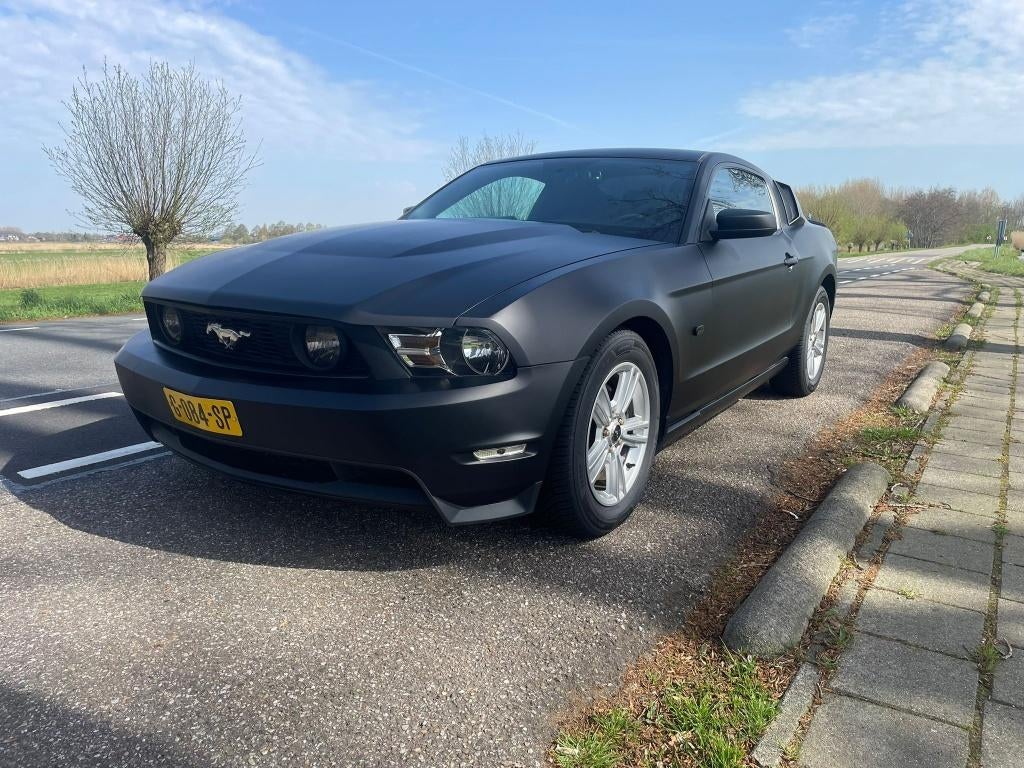 Ford mustang 2012 V6 3.7 Matzwart, 309 pk, Zwart, Bluetooth, 4 stoelen