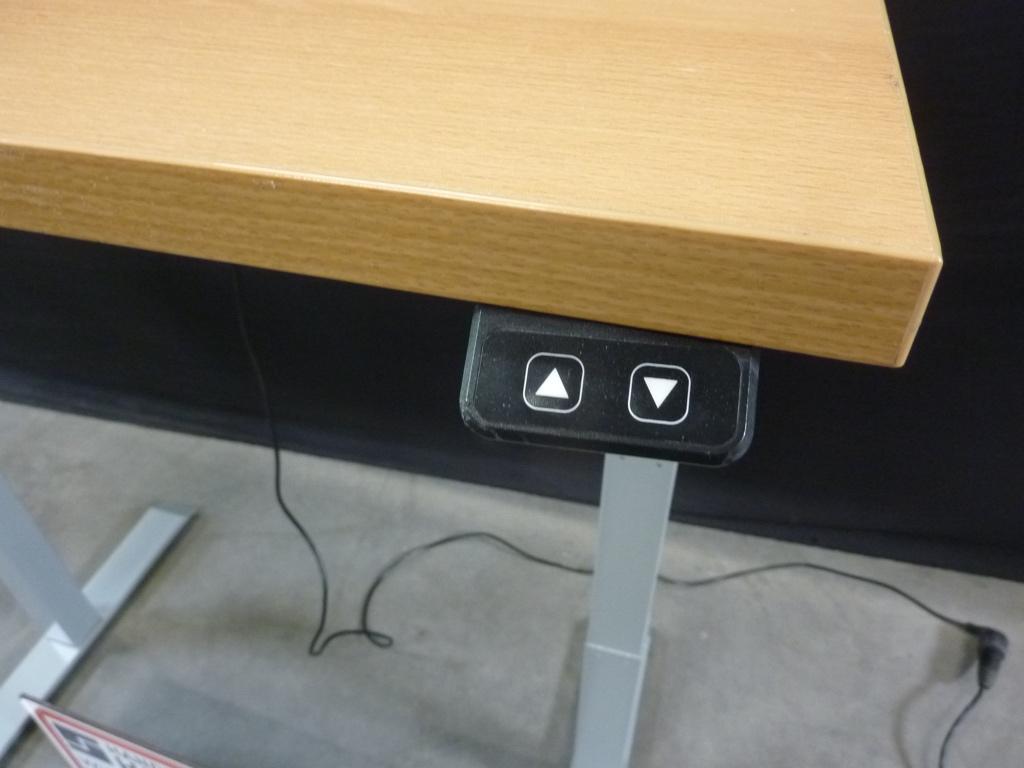 Gebruikt sta bureau / stabureau / zit-sta bureau 120x80cm, Zit-sta bureau, Gebruikt, 120 cm, Bruin