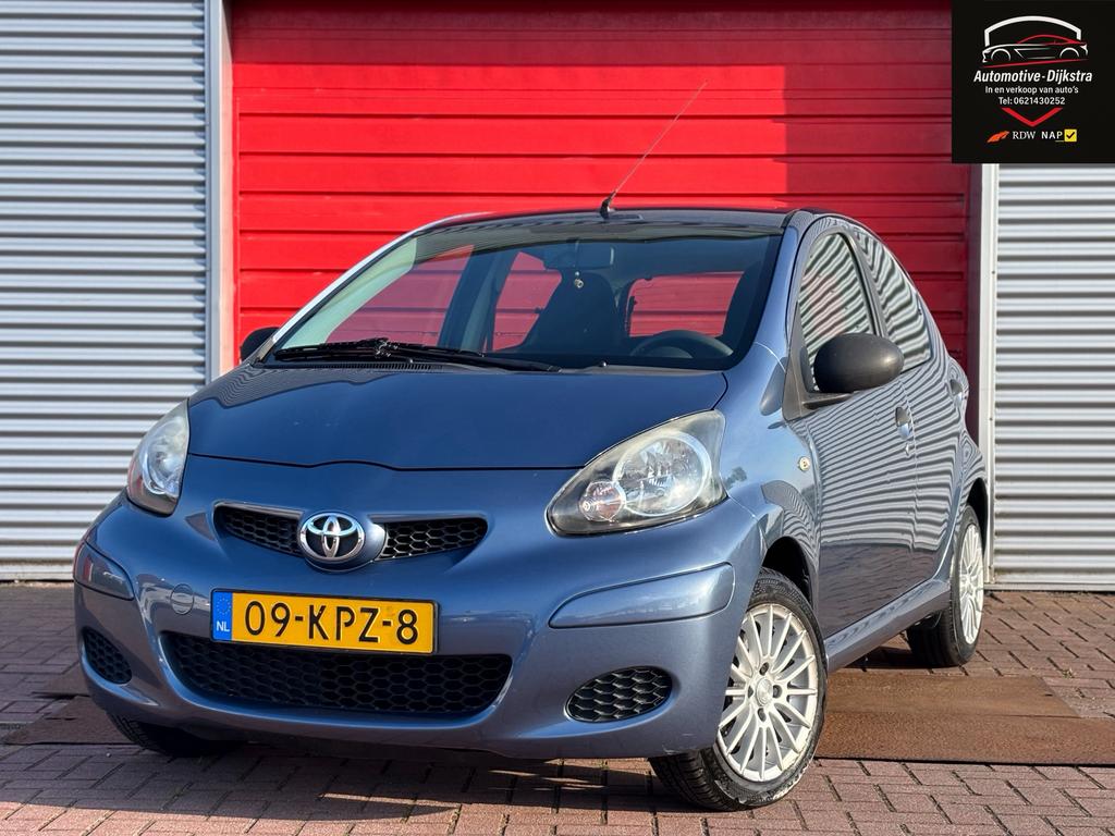 Toyota Aygo 1.0 12V 2010/ 5-Drs/ Nwe-Apk/ Bluetooth/ 14” LMV, Voorwielaandrijving, Zwart, 68 pk, Origineel Nederlands