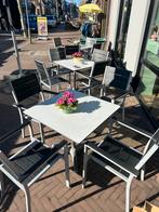 Aangeboden 4 terras tafels 16 stoelen en 3 grote parasols, Ophalen, Gebruikt, Meubilair