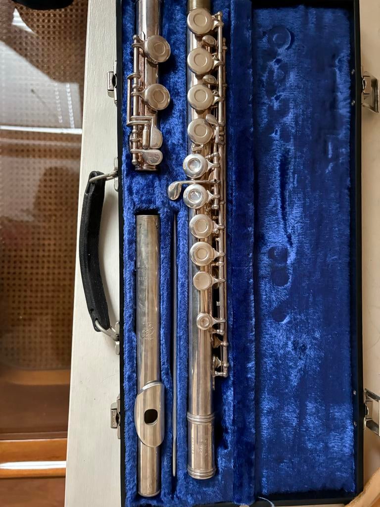 Yamaha Dwarsfluit YFL-211S met koffer, Muziek en Instrumenten, Blaasinstrumenten | Dwarsfluiten en Piccolo's, Ophalen, Gebruikt