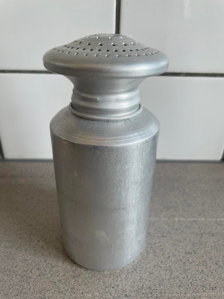Superleuke zoutbus zoutstrooier aluminium, Ophalen of Verzenden, Gebruikt