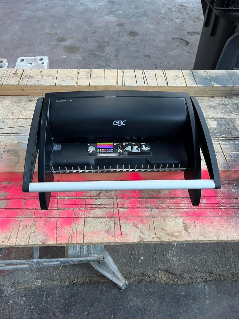 GBC bind machine. Combbind 110, Ophalen of Verzenden, Zo goed als nieuw
