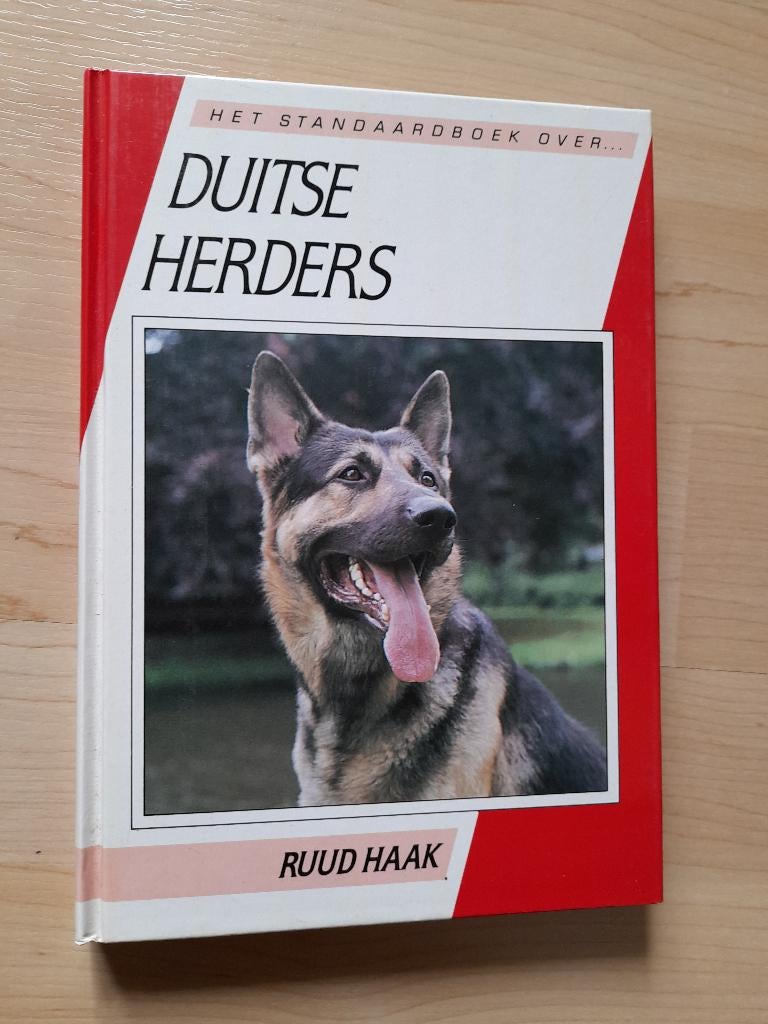 HET STANDAARD BOEK OVER DUITSE HERDERS Ruud Haak, Ophalen of Verzenden, Gelezen, Honden