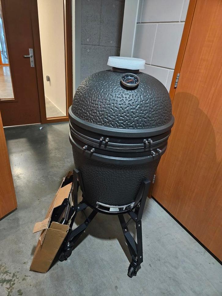 The Bastard Urban Large Compleet, Tuin en Terras, Houtskoolbarbecues, Zo goed als nieuw, Met accessoires, Ophalen