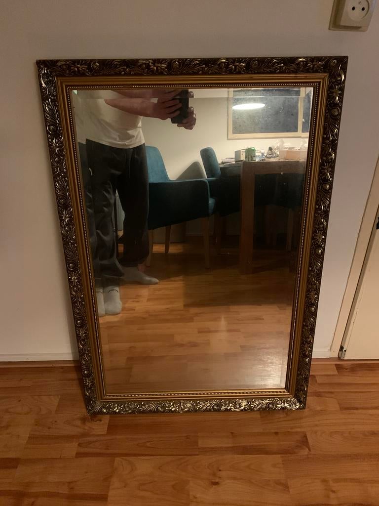 Spiegel met prachtig gouden lijst kwaliteit spiegel, Ophalen, Zo goed als nieuw, Minder dan 100 cm, Rechthoekig