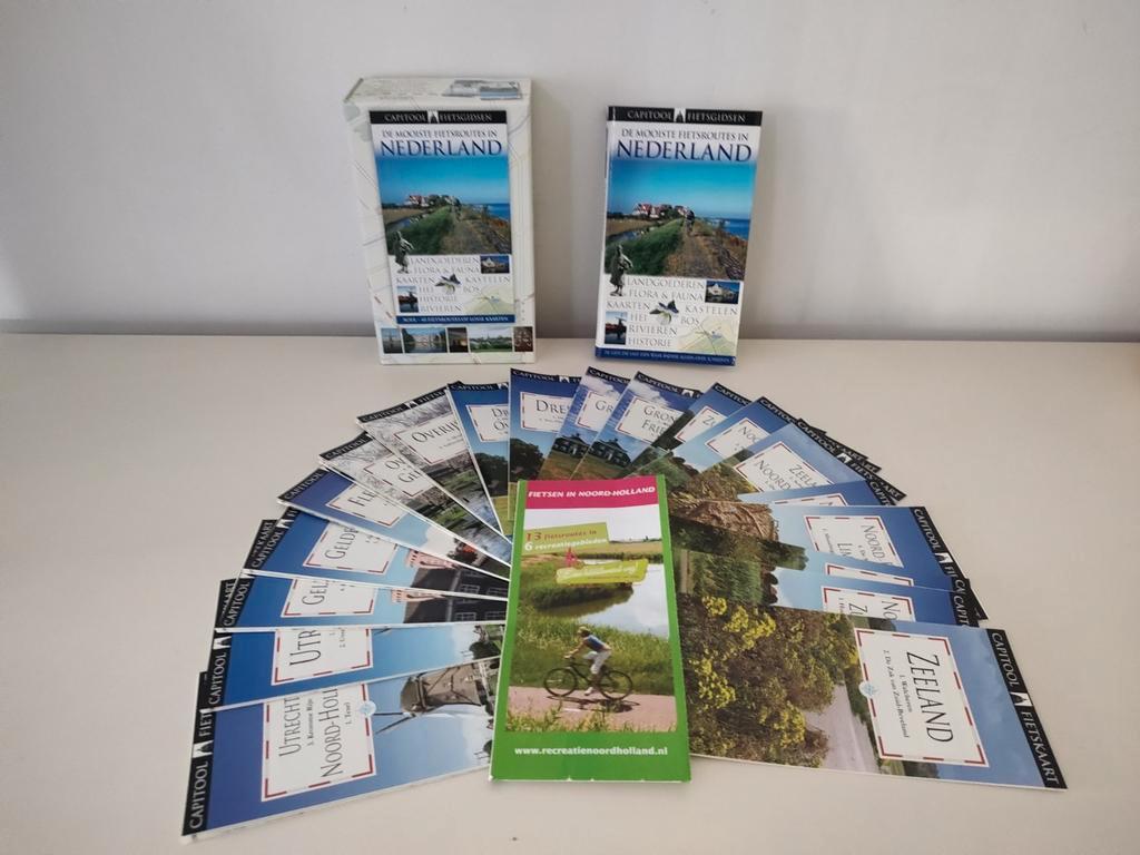 De mooiste fietsroutes in Nederland - ISBN 9789041018991, Lopen en Fietsen, Ophalen of Verzenden, Zo goed als nieuw, N. van den Bergh / F. Maas