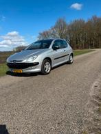 Peugeot 206 1.4 3D 2003 Grijs, Auto's, Peugeot, Voorwielaandrijving, 31 €/maand, 4 cilinders, Origineel Nederlands