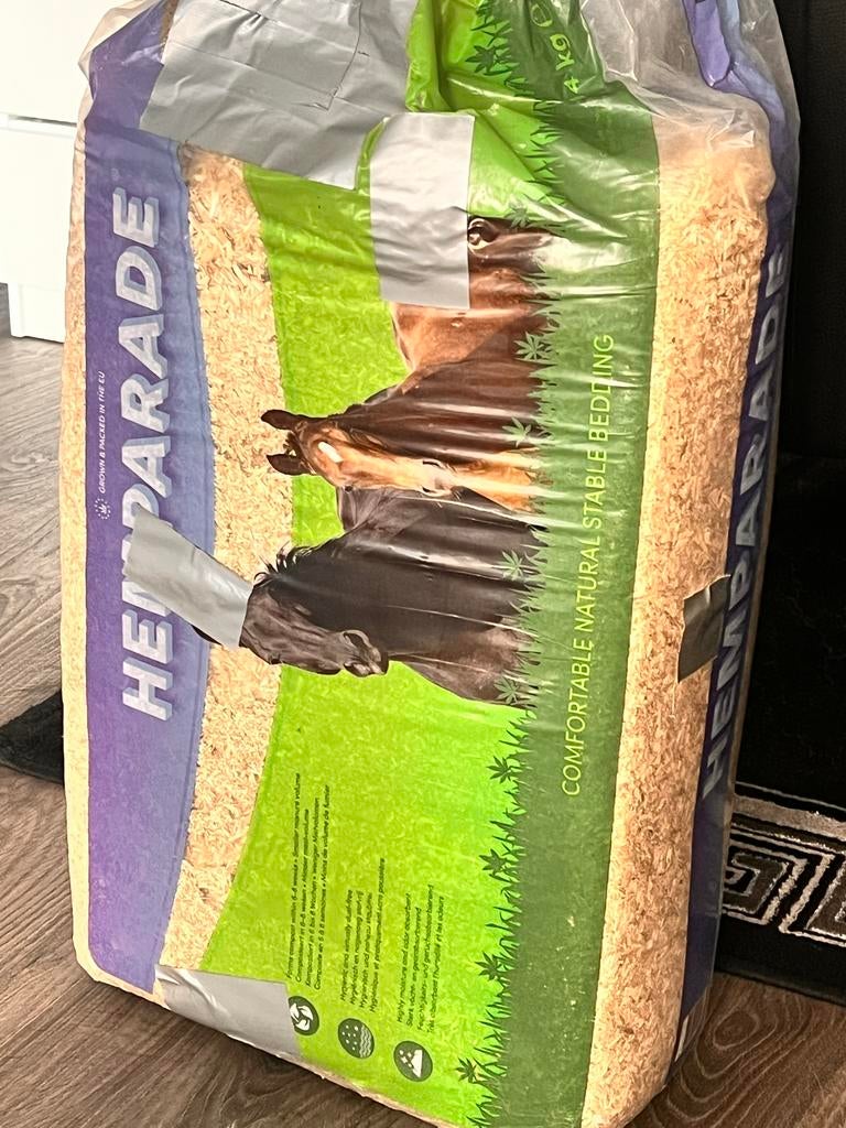 Hempaarde strooisel Bieden naar waarde, Dieren en Toebehoren, Paarden en Pony's | Overige Paardenspullen, Ophalen, Overige soorten