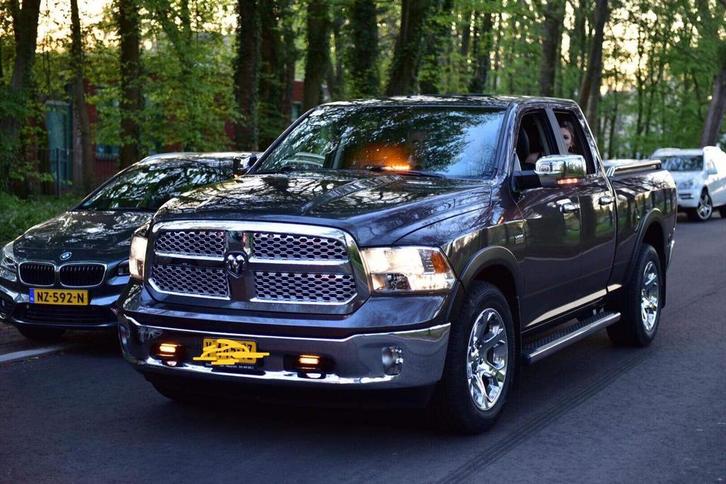 Te huur Dodge Ram huwelijk communie trouwauto gala auto, Hobby en Vrije tijd, Feestartikelen | Verhuur, Ophalen