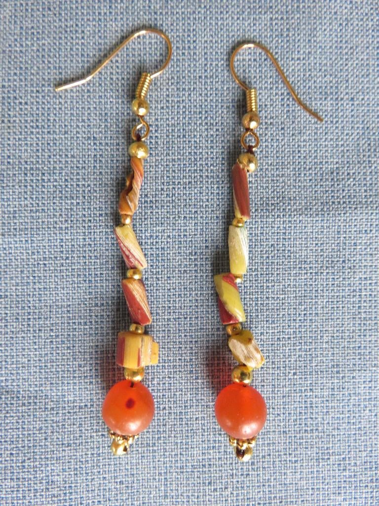 Romeinse rijk - oorhangers van glas - bodemvondst, Ophalen of Verzenden, Overige materialen, Oorbellen