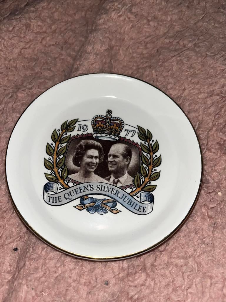 Queen Elizabeth II Silver Jubilee Schoteltje 1977, Ophalen of Verzenden