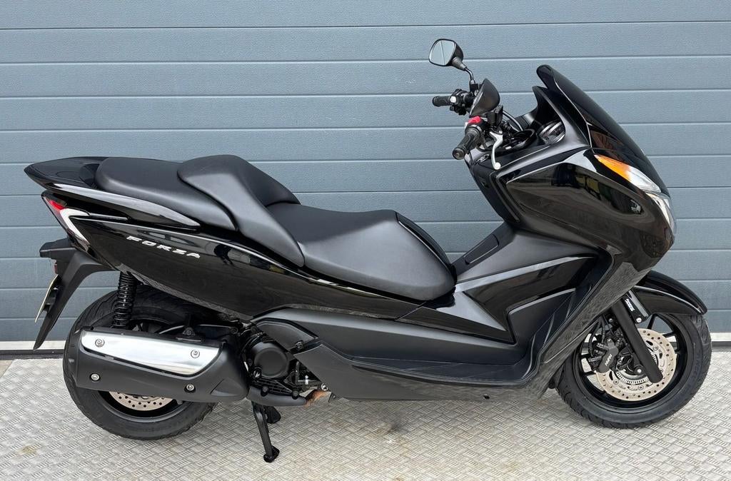 HONDA NSS 300 FORZA (bj 2017), Motoren, Scooter, HONDA, Bedrijf, Onbekend